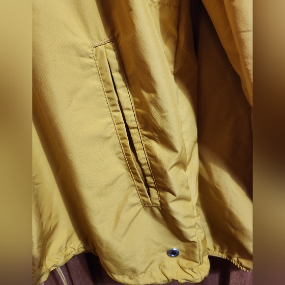 Herschel Voyage Coach Windbreaker Jacket Snap Button Closure Yellow Small - Picture 2 of 9